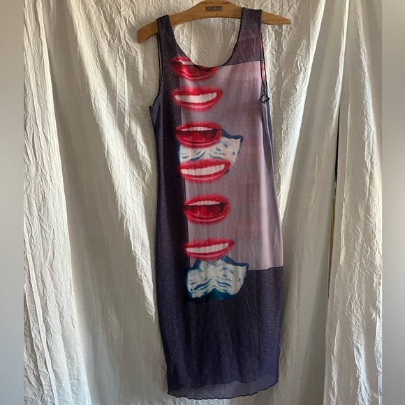 Mesh Pop Art Red Lip MIDI Dress - Picture 7 of 11